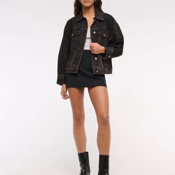 A&F Scarlett Curve Love Mini Skort - Picture 2 of 16